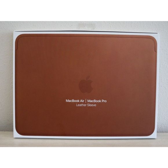 Apple MRQM2ZM/A Saddle Brown MacBook Air/MacBook Pro 13" Leather Sleeve - Picture 1 of 7